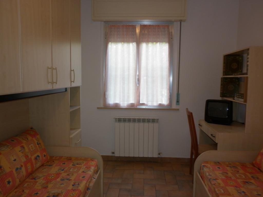 Villa Jolanda Fratte Rosa Room photo